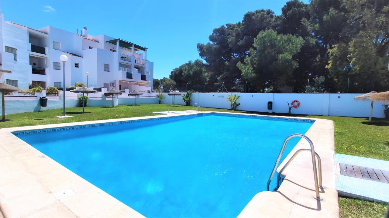 Apartamentos Rotonda Conil De La Frontera Exterior foto